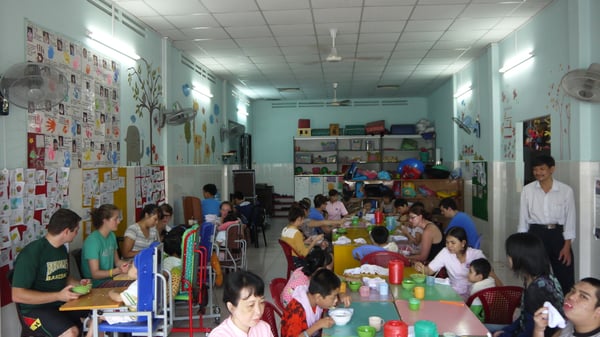 aifs-freiwilligenprojekt-special-needs-vietnam-kinder-personen-2
