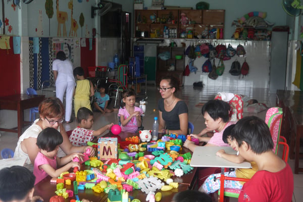 aifs-freiwilligenprojekt-special-needs-vietnam-kinder-personen