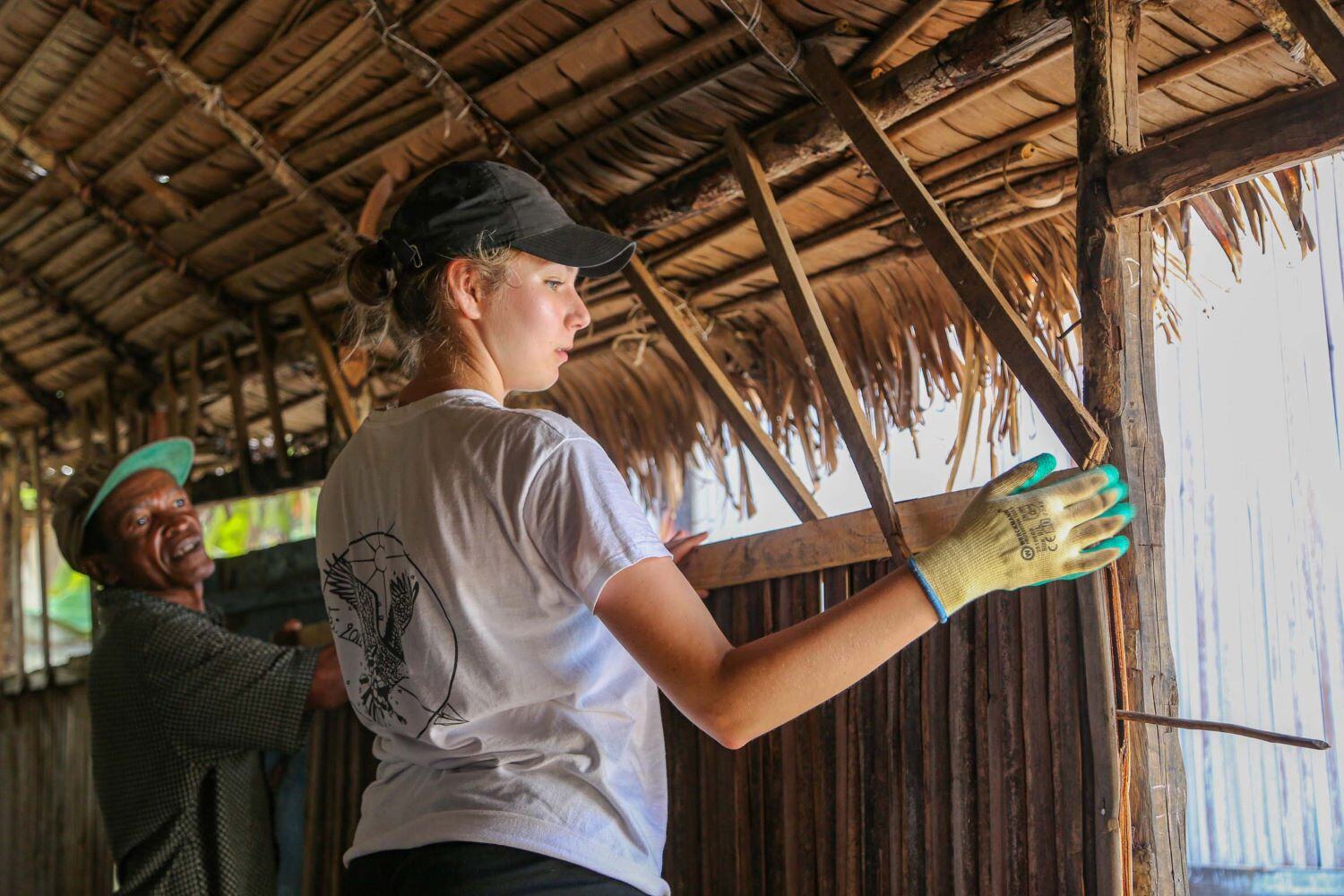 aifs-madagaskar-freiwilligenarbeit-renovation-and-construction-personen-5