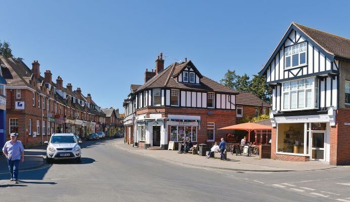 aifs-schueleraustausch-england-select-partnerfotos-brockenhurst-college-Brock village