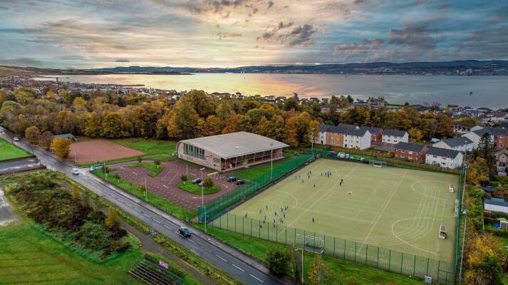 aifs-schueleraustausch-england-select-partnerfotos-lomond-school-Lomond School Sports Complex