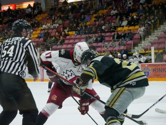 aifs-schueleraustausch-kanada-ugc-lindar-hockey