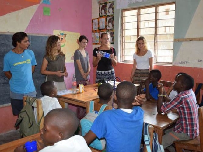 aifs-tansania-projektarbeit-community-work-personen-kinder-schule