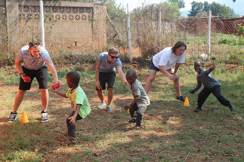 aifs-eswatini-freiwilligenarbeit-sport-kinder-personen