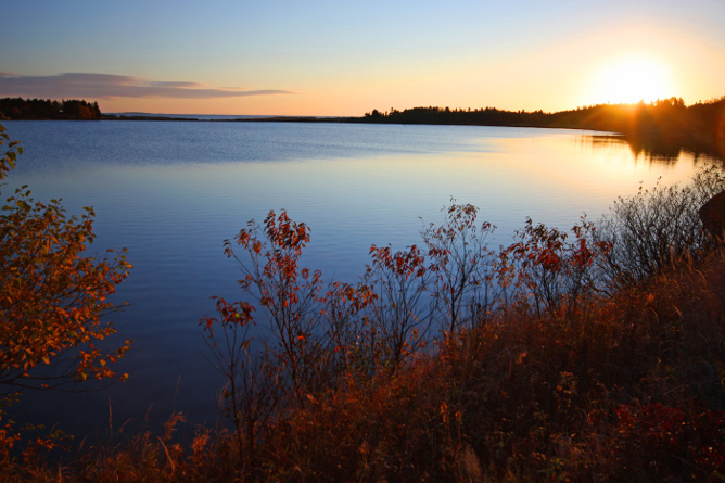 aifs-kanada-see-sonnenaufgang-program-carousel-668x1000